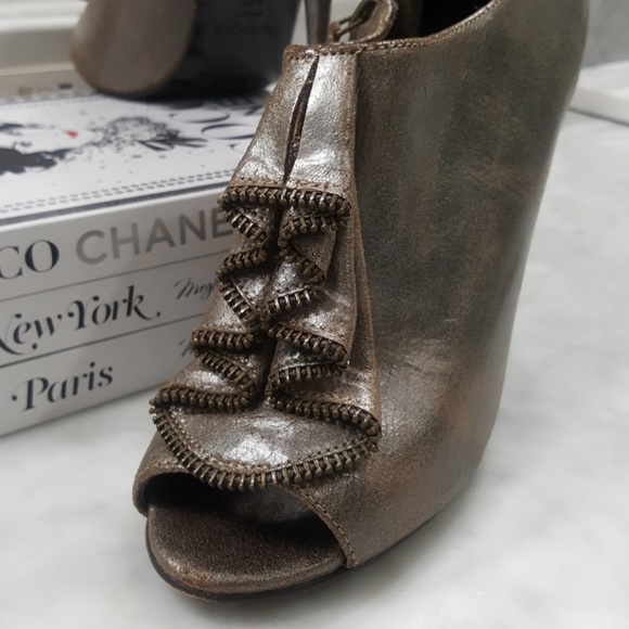 🎉Elizabeth and James Metallic Stiletto Booties - Picture 3 of 8